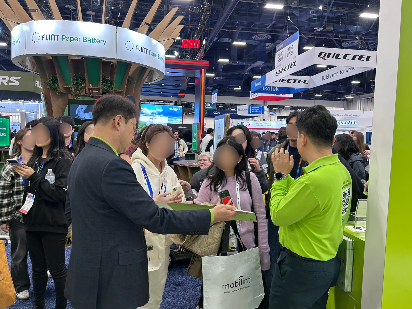 Visitors at WDMS booth, CES 2025